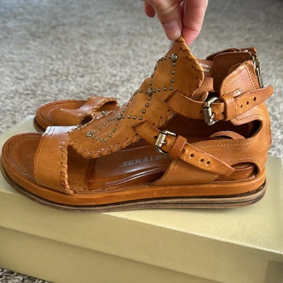 A.S.98 Hera’s Path Sandals, Size 40, Tan with Metal Embellishments. GENTLY used. - Picture 5 of 9